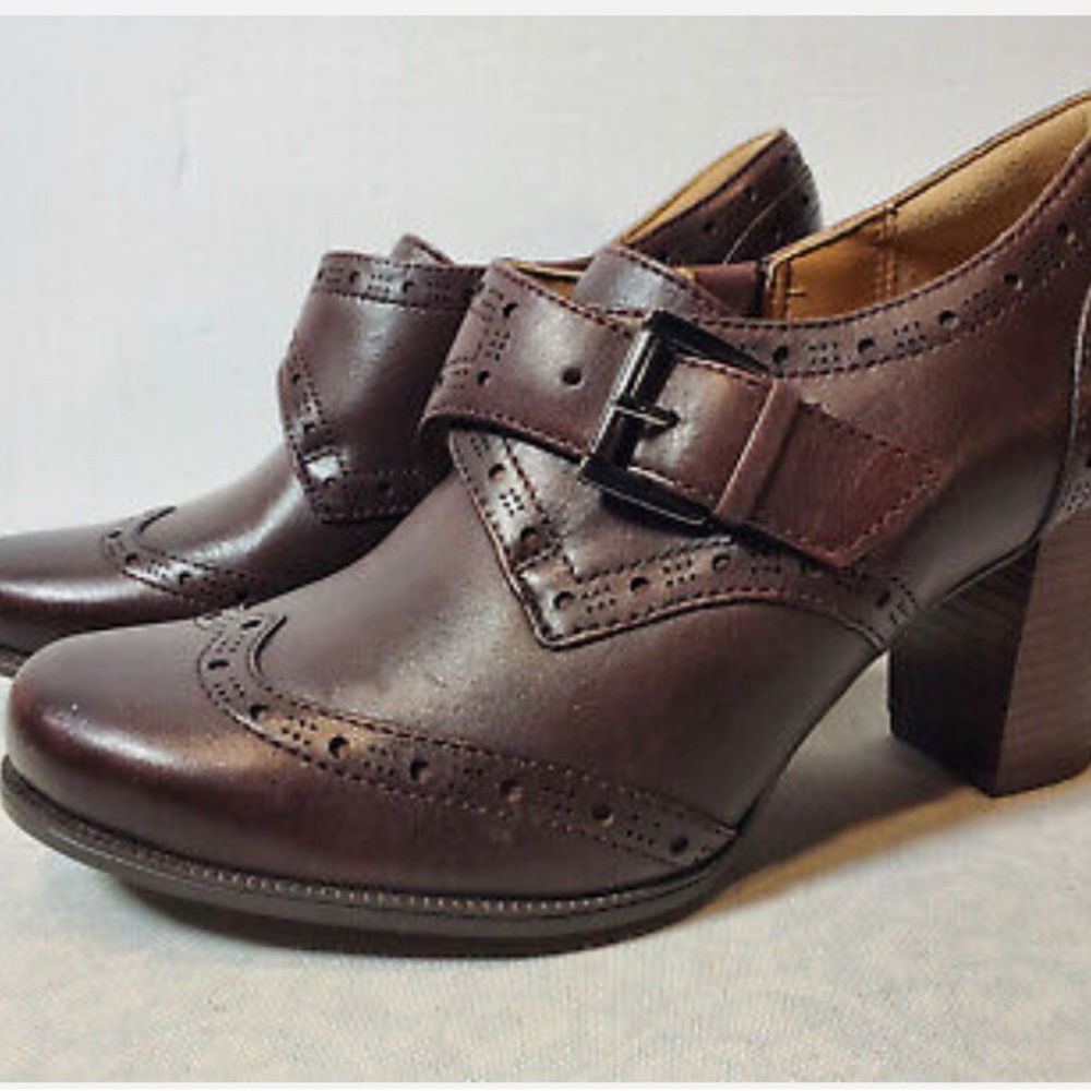 EUC Clarks Ciera Tide heel in burgundy